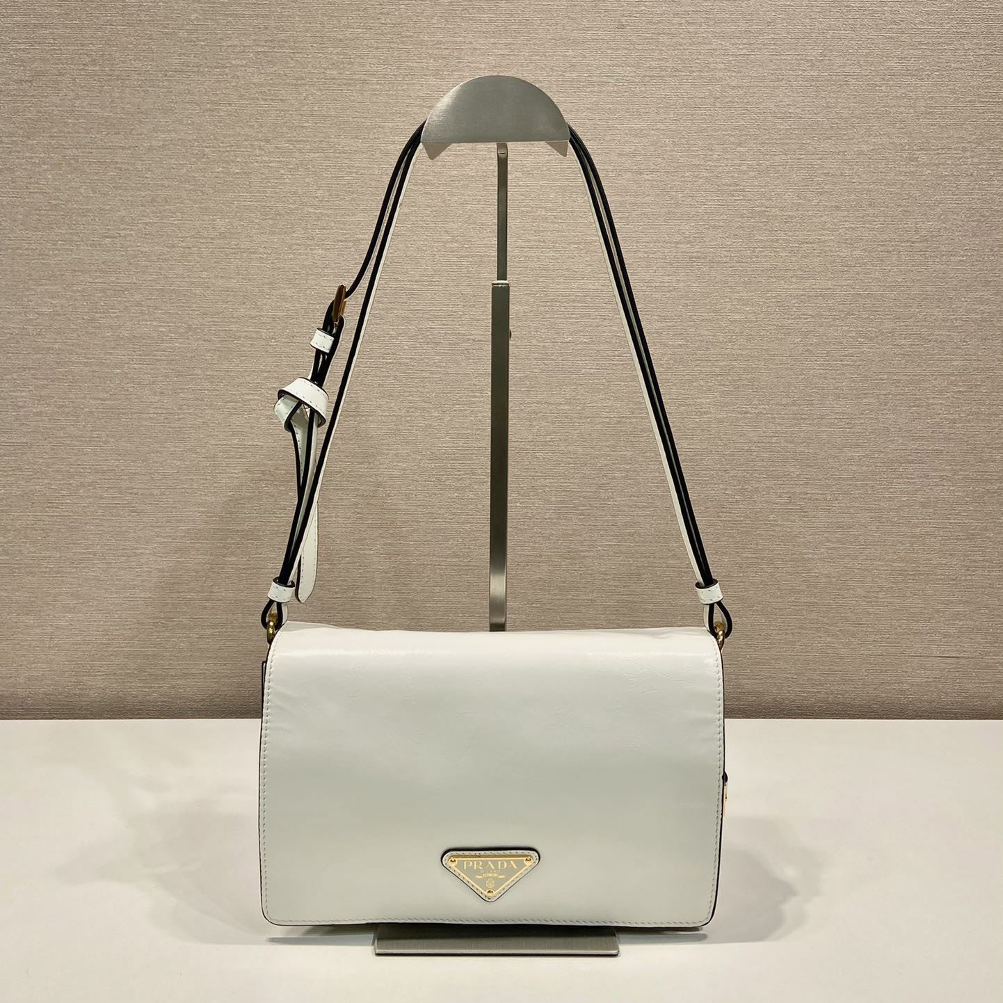 Pra*a top handle bags